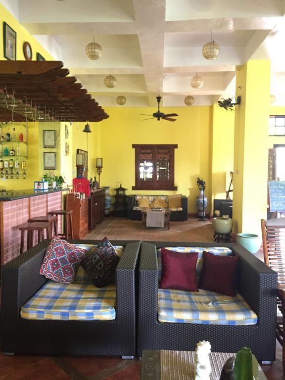 Mangrove Oriental Bed & Breakfast Resort マラパスクア島 エクステリア 写真