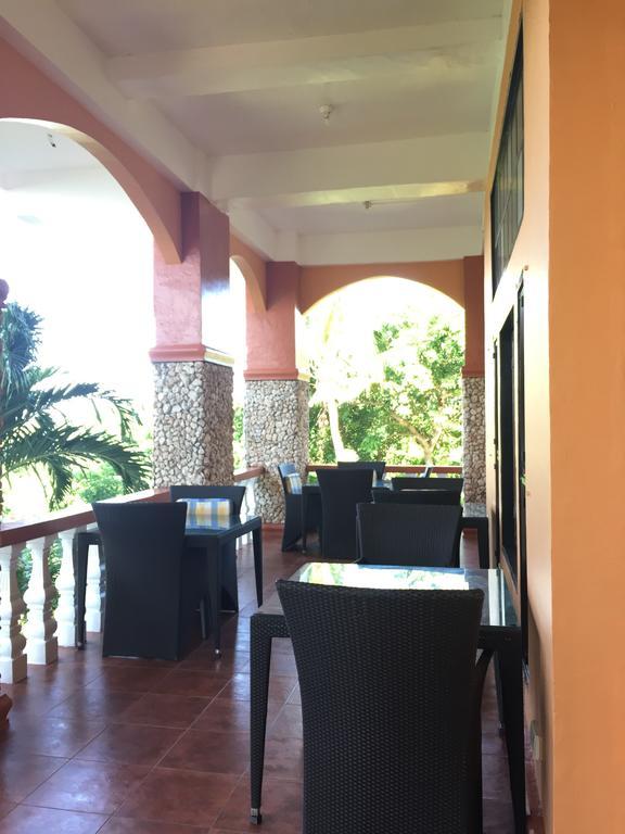 Mangrove Oriental Bed & Breakfast Resort マラパスクア島 エクステリア 写真