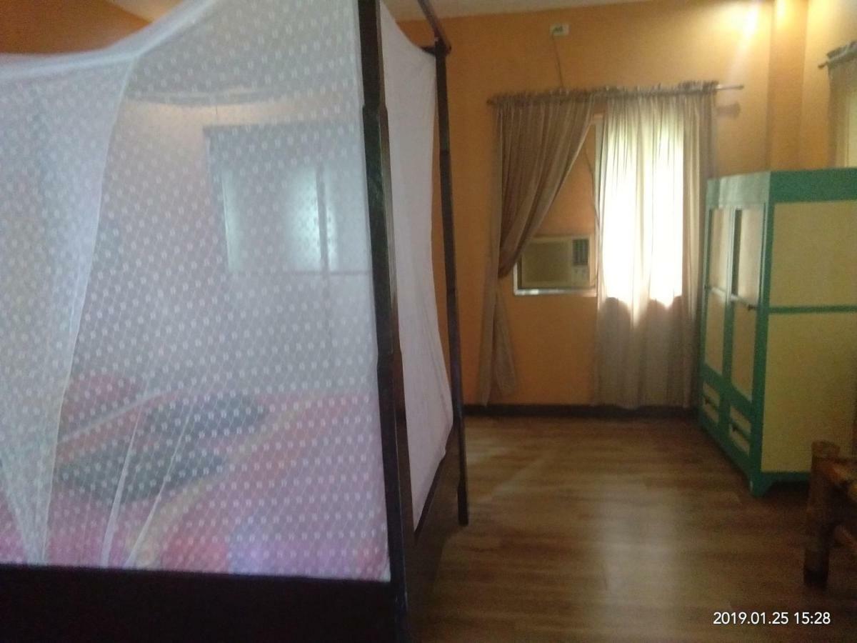Mangrove Oriental Bed & Breakfast Resort マラパスクア島 エクステリア 写真
