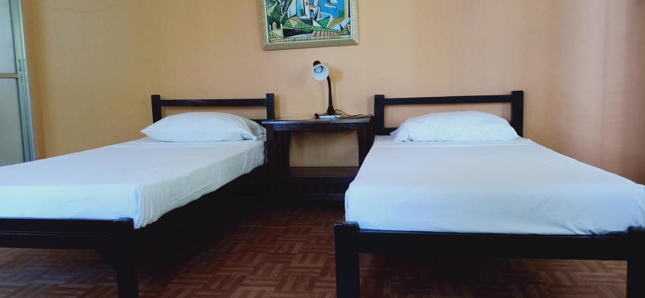 Mangrove Oriental Bed & Breakfast Resort マラパスクア島 エクステリア 写真