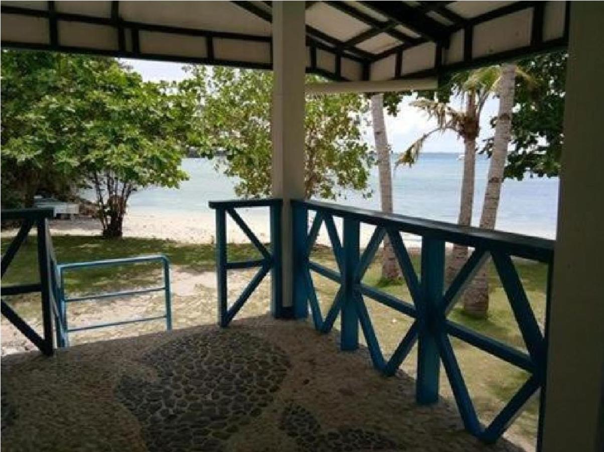 Mangrove Oriental Bed & Breakfast Resort マラパスクア島 エクステリア 写真