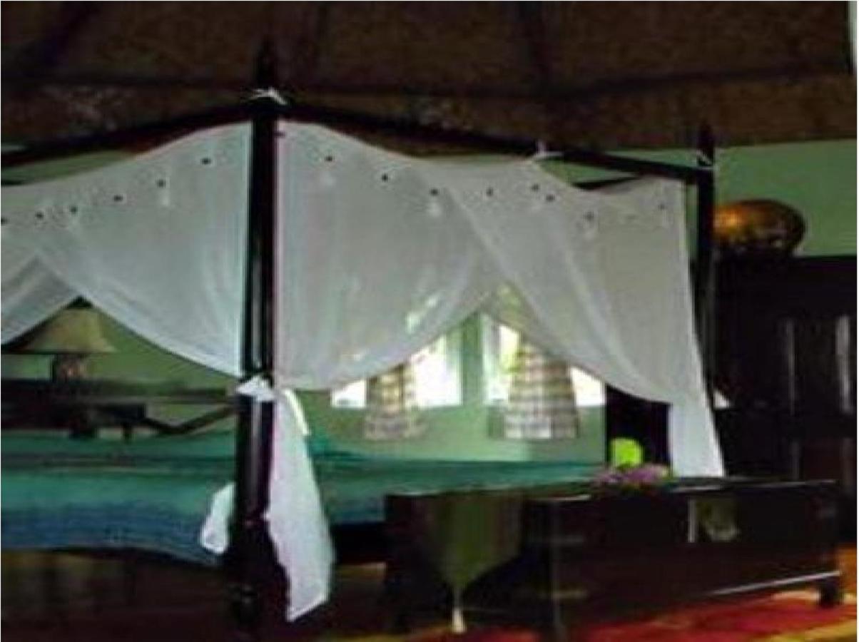 Mangrove Oriental Bed & Breakfast Resort マラパスクア島 エクステリア 写真