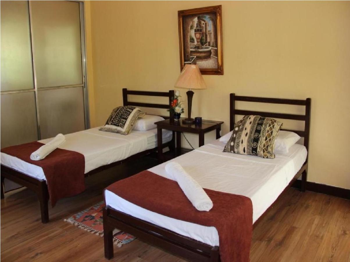 Mangrove Oriental Bed & Breakfast Resort マラパスクア島 エクステリア 写真