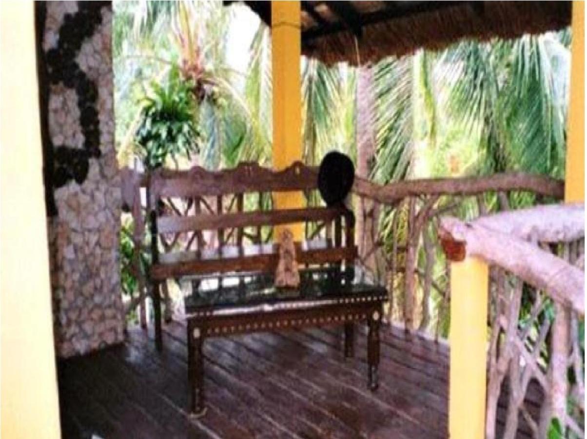 Mangrove Oriental Bed & Breakfast Resort マラパスクア島 エクステリア 写真